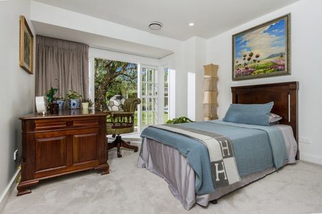 Photo of property in 40 Shakespeare Road, Milford, Auckland, 0620