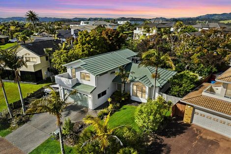 Photo of property in 4 San Ambrosio Rise, Henderson, Auckland, 0612