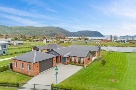 Photo of property in 3 Pukeko Way, Kinloch, Taupo, 3377