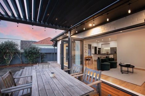 Photo of property in 7 Humariri Street, Point Chevalier, Auckland, 1022