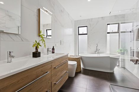 Photo of property in 49b Links Drive, Waiwhakaiho, New Plymouth, 4312