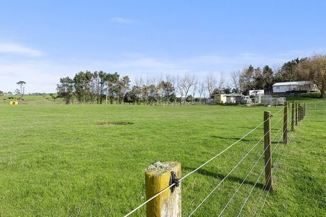 Photo of property in 141 Karioitahi Road, Waiuku, 2683