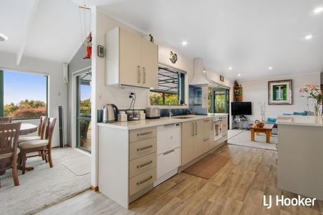 Photo of property in 117 Athenree Road, Athenree, Katikati, 3177