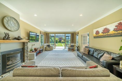 Photo of property in 30 Emerald Hill Drive, Birchville, Upper Hutt, 5018