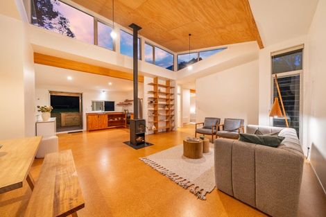 Photo of property in 100 Motuhara Road, Plimmerton, Porirua, 5026