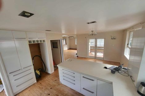 Photo of property in 50 Gossamer Drive, Pakuranga Heights, Auckland, 2010