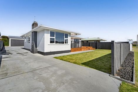 Photo of property in 3 Smith Road, Merrilands, New Plymouth, 4312