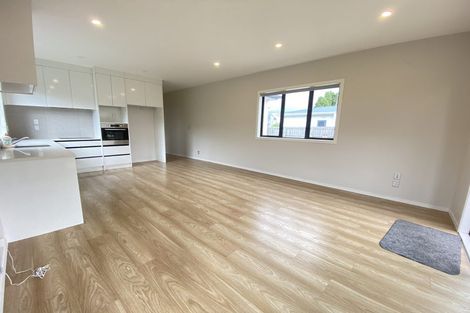 Photo of property in 5 Tawa Road, Te Atatu Peninsula, Auckland, 0610