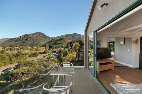 Photo of property in 11 Cotter Avenue, Arrowtown, 9302
