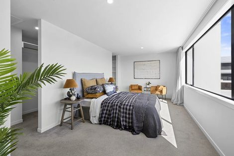 Photo of property in 2/11a Baring Terrace, Strandon, New Plymouth, 4312