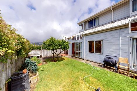 Photo of property in 16 Mcfarlane Street, Mount Victoria, Wellington, 6011