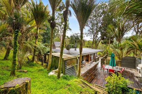 Photo of property in 24 Mahoe Road, Titirangi, Auckland, 0604