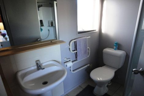 Photo of property in 2 Nagle Place, Golflands, Auckland, 2013