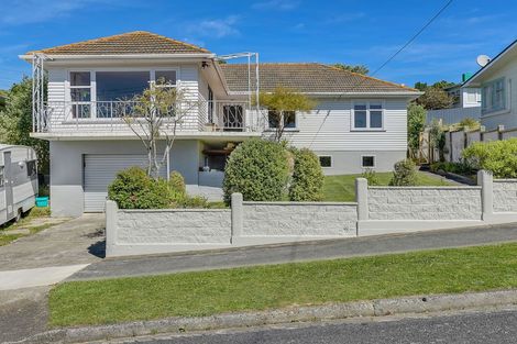 Photo of property in 84 Bell Street, Tawa, Wellington, 5028