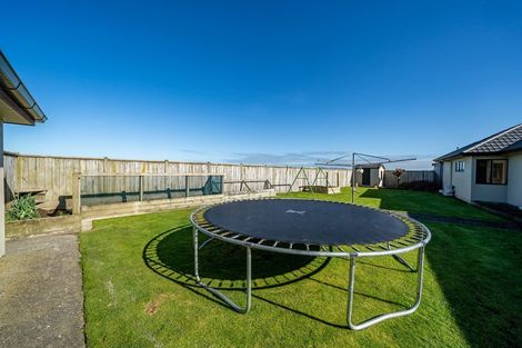 Photo of property in 16 Harris Place, Ngatea, 3503