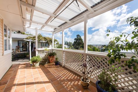 Photo of property in 16 Kereru Street, Henderson, Auckland, 0612