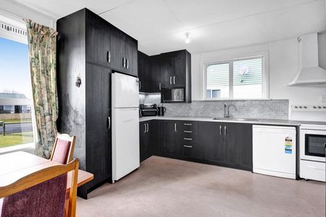Photo of property in 5 Derby Street, Eltham, 4322