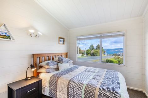 Photo of property in 32 Shepherd Road, Waipahihi, Taupo, 3330