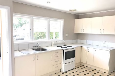 Photo of property in 2/40 Amberley Avenue, Te Atatu South, Auckland, 0610