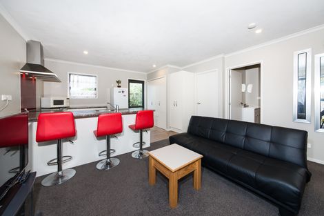Photo of property in 16 Kereru Street, Henderson, Auckland, 0612