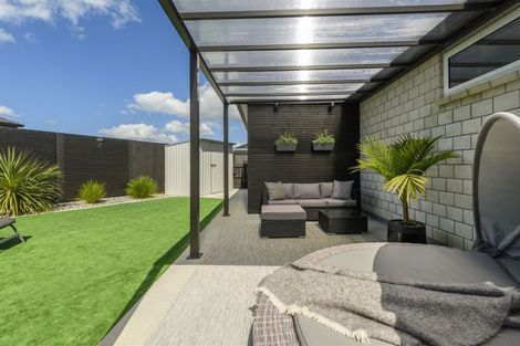 Photo of property in 39 Kotiate Street, Papamoa Beach, Papamoa, 3118