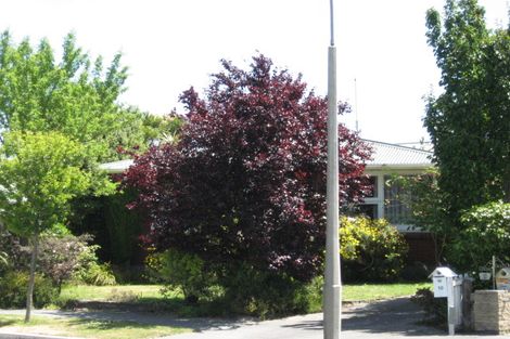 Photo of property in 10 Mirfield Place, Russley, Christchurch, 8042