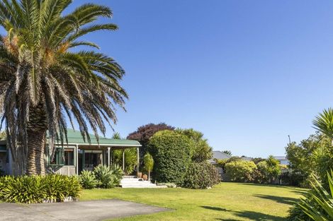 Photo of property in 128 Wairau Road, Oakura, 4314