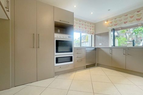 Photo of property in 16a George Laurenson Lane, Mount Roskill, Auckland, 1041