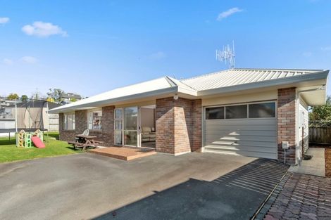 Photo of property in 4b Queen Road, Bellevue, Tauranga, 3110