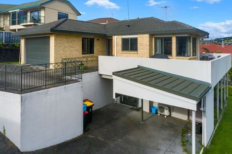 Photo of property in 17 Downing Place, Welcome Bay, Tauranga, 3112