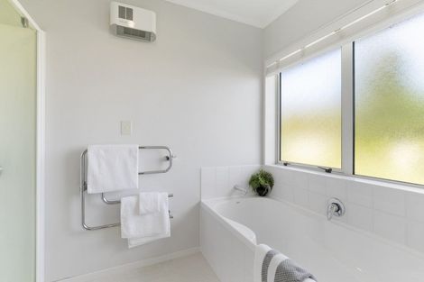 Photo of property in 42 Grace James Road, Pukekohe, 2120