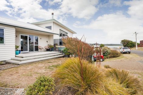 Photo of property in 18 Robbie Street, Foxton Beach, Foxton, 4815