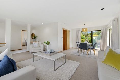 Photo of property in 33 Uppingham Crescent, Hillcrest, Auckland, 0627