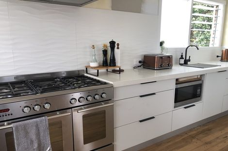 Photo of property in 1/3 Waller Avenue, Bucklands Beach, Auckland, 2012