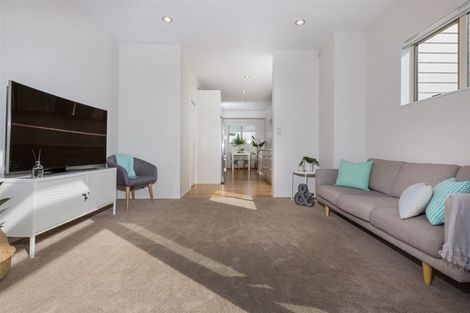 Photo of property in The Rise, 22 Hatfield Place, Albany Heights, Auckland, 0632