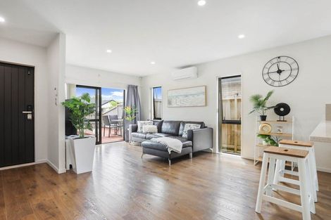 Photo of property in 10 Silver Beech Street, Takanini, 2110