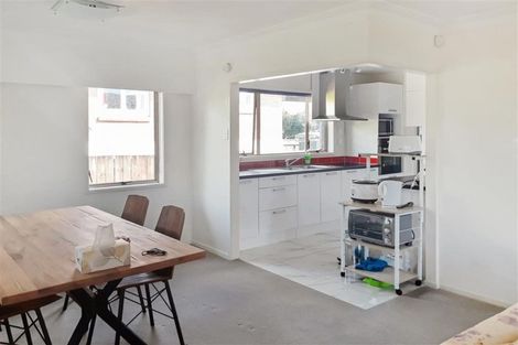 Photo of property in 1/308 Te Atatu Road, Te Atatu South, Auckland, 0610