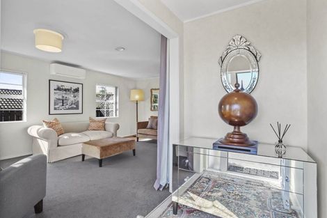 Photo of property in 1/6 Somerton Rise, Henderson, Auckland, 0612