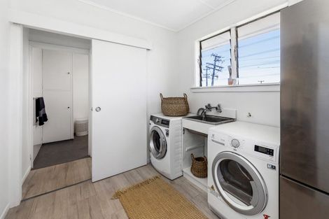 Photo of property in 40 Rosier Road, Glen Eden, Auckland, 0602