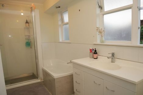 Photo of property in 21 Mazengarb Road, Paraparaumu Beach, Paraparaumu, 5032