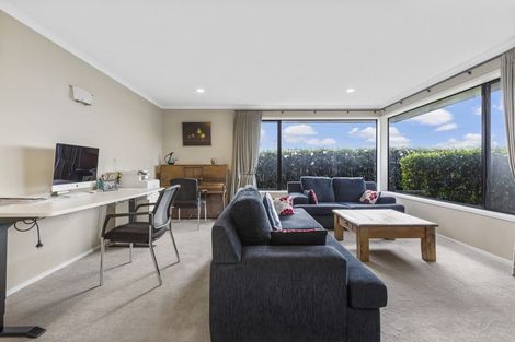 Photo of property in 15 Parkwood Place, Huntington, Hamilton, 3210