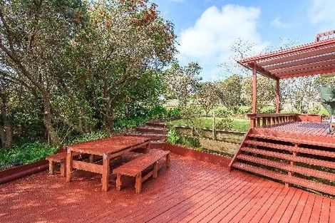 Photo of property in 8 Northcross Drive, Oteha, Auckland, 0632