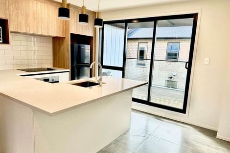 Photo of property in 4/11 Scanlen Terrace, Kelston, Auckland, 0602