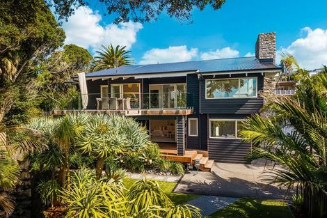 Photo of property in 47 Masterton Road, Rothesay Bay, Auckland, 0630