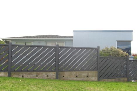 Photo of property in 67 Guadeloupe Crescent, Grenada Village, Wellington, 6037