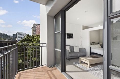 Photo of property in Atrium Towers, 1n/154 The Terrace, Wellington Central, Wellington, 6011