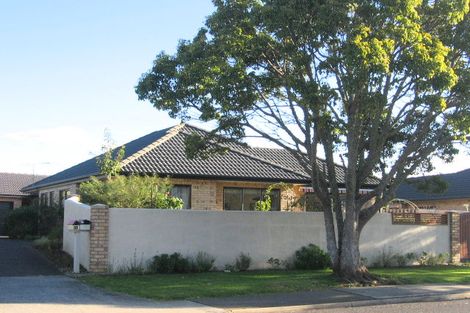 Photo of property in 21 Fairway Drive, Kerikeri, 0230