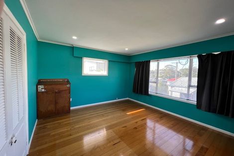 Photo of property in 94 Triangle Road, Massey, Auckland, 0614