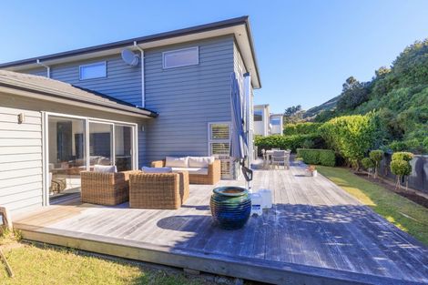 Photo of property in 202 Westchester Drive, Churton Park, Wellington, 6037