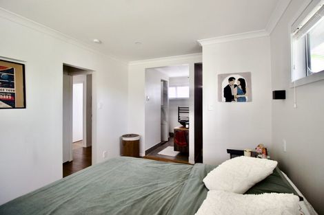 Photo of property in 5 Ngatoa Place, Glenfield, Auckland, 0629